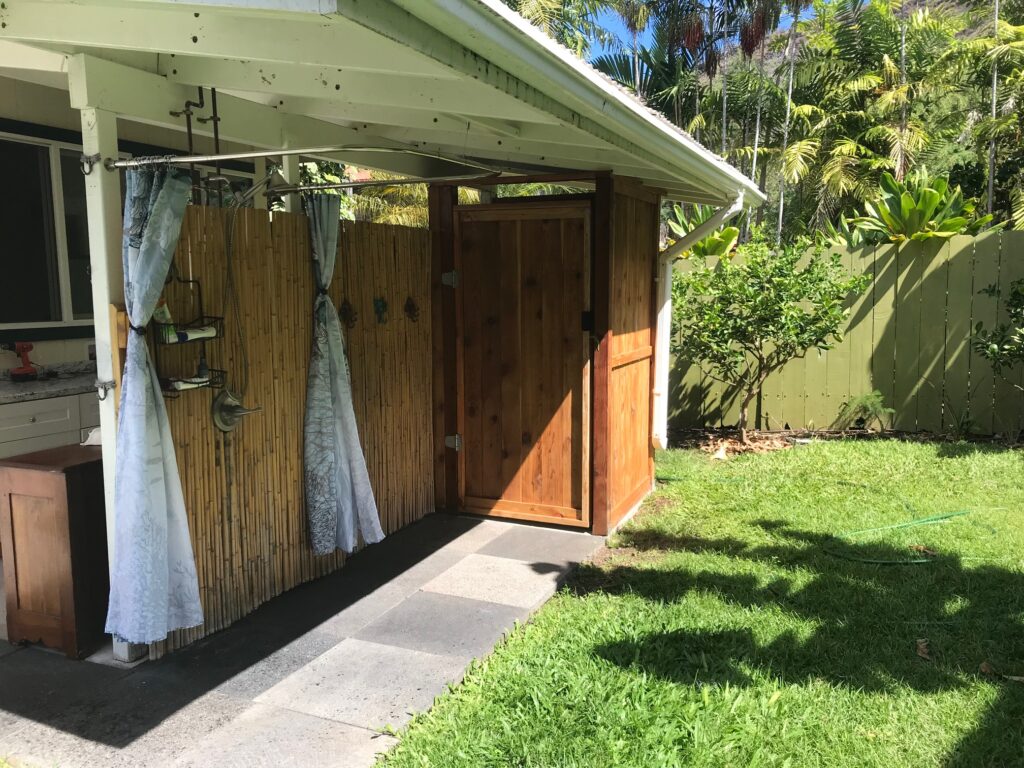 Tropical outdoor living area at Keala Kai
