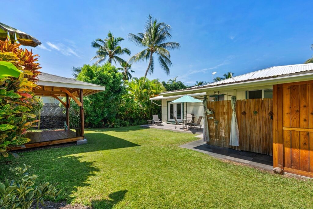 Back lanai outdoor living area