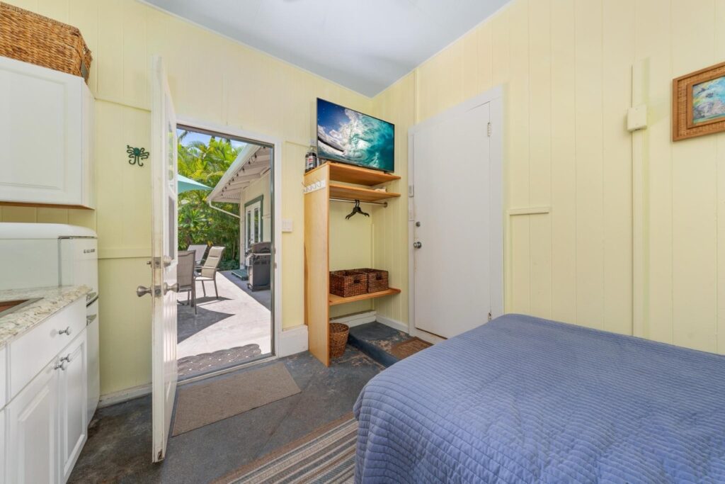 Flexible back room at Keala Kai